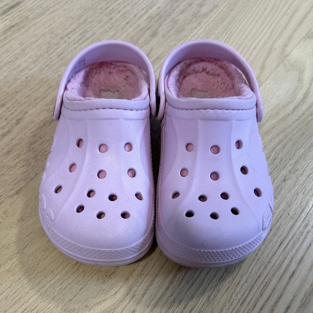 Kids lined Pink Crocs